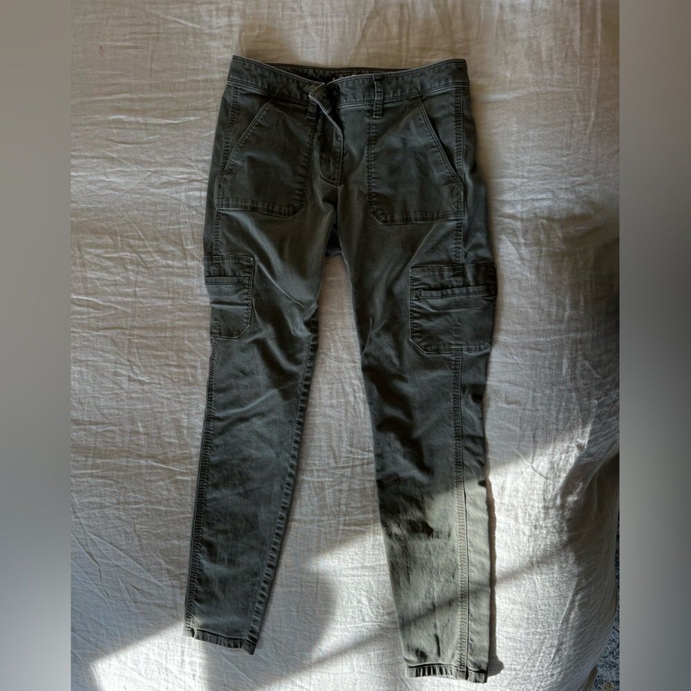 Loft womens military skinny pant in olive green. Size 26